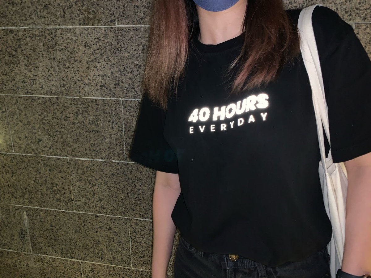 NET_LING2's tweet image. which cloth is better for tomorrow concert ?!! #twosetviolin #twoset