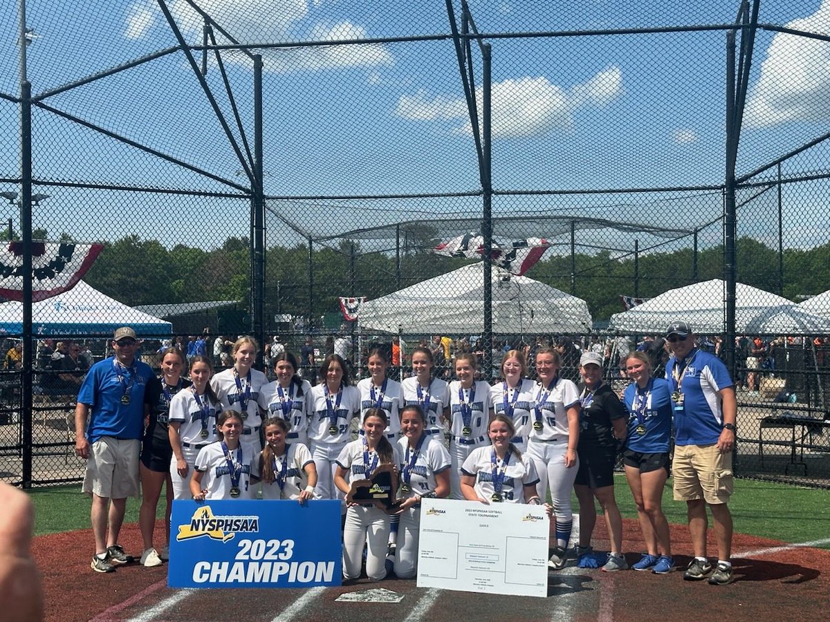 SLUDAD2017's tweet photo. Awesome DH Softball!! 2023 NYSPHSAA Class D Champions! #DHNation https://t.co/CNQOaJwZyG