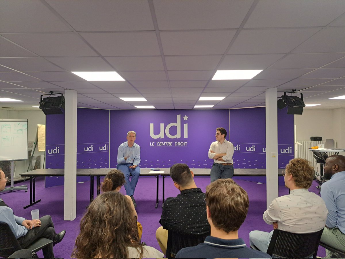 Mamedi_Diarra94's tweet photo. 🟣 Journée passage de témoin à l'@UDIjeunes, travail et convivialité. Beaucoup de projets, d'envies, de motivation et des liens durables entre nous tous partout en France. 👏
#OnContinu #udi #jeunesse https://t.co/USGdHQDXYh