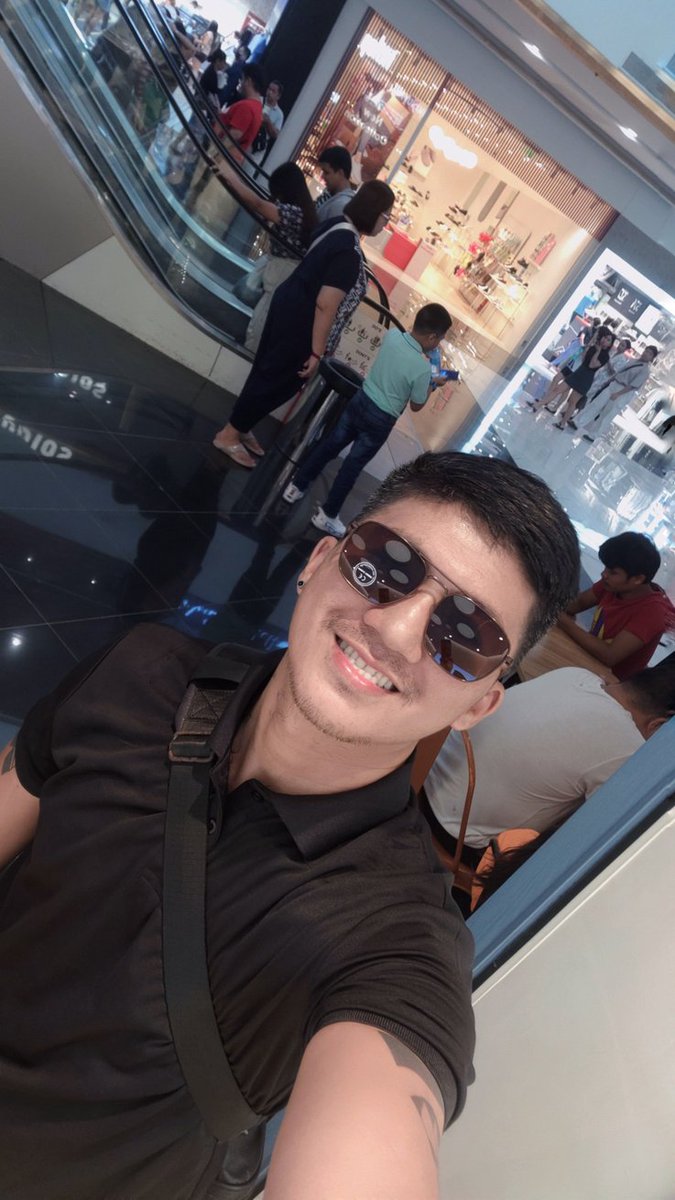 jmapolo67's tweet photo. Robinson marasbaras tacloban city https://t.co/gbY9JwDFrA