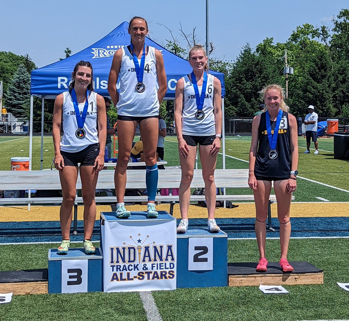INTrackCCAssoc's tweet photo. Awards in the women's 800 https://t.co/tVDfm88P7u
