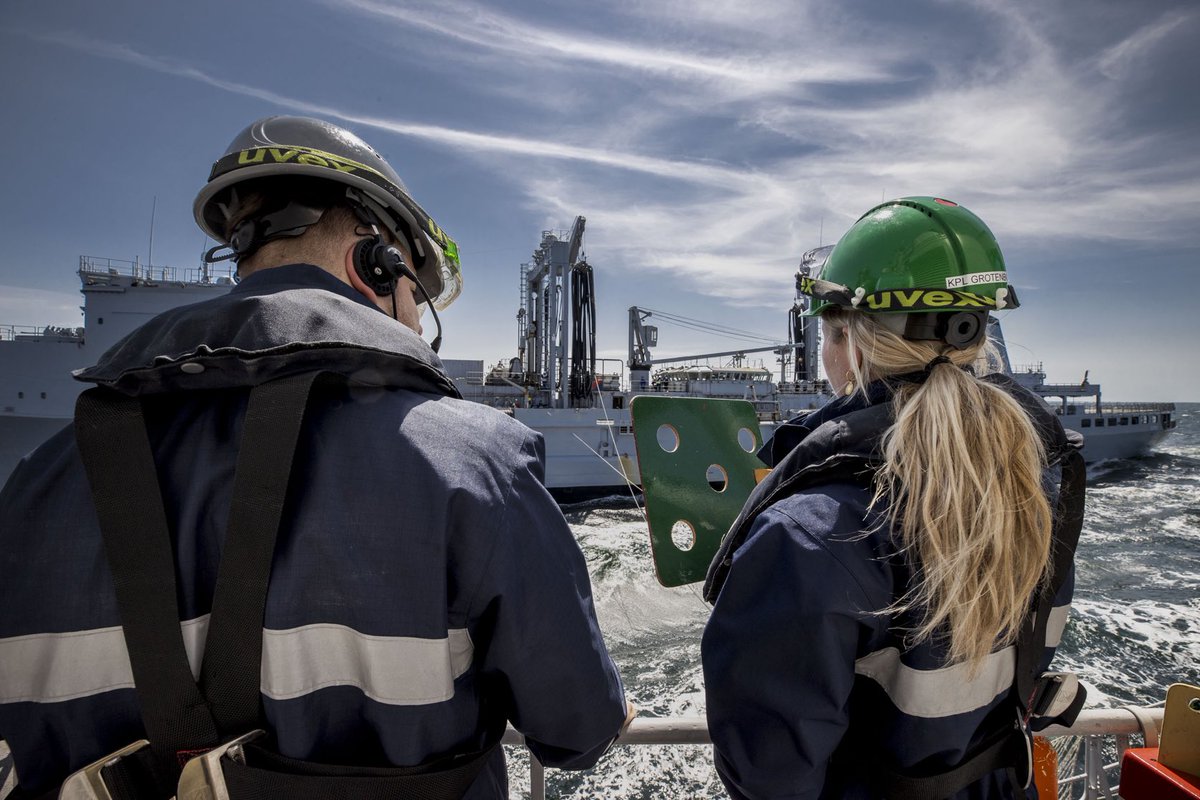 wilco_faber's tweet photo. HNLMS Van Amstel #F831 @kon_marine received excellent service during the Replenishment At Sea (RAS) with FNS Somme #A642 @MarineNationale #StrongerTogether @COM_SNMG1 https://t.co/zZw9KGm3Lt