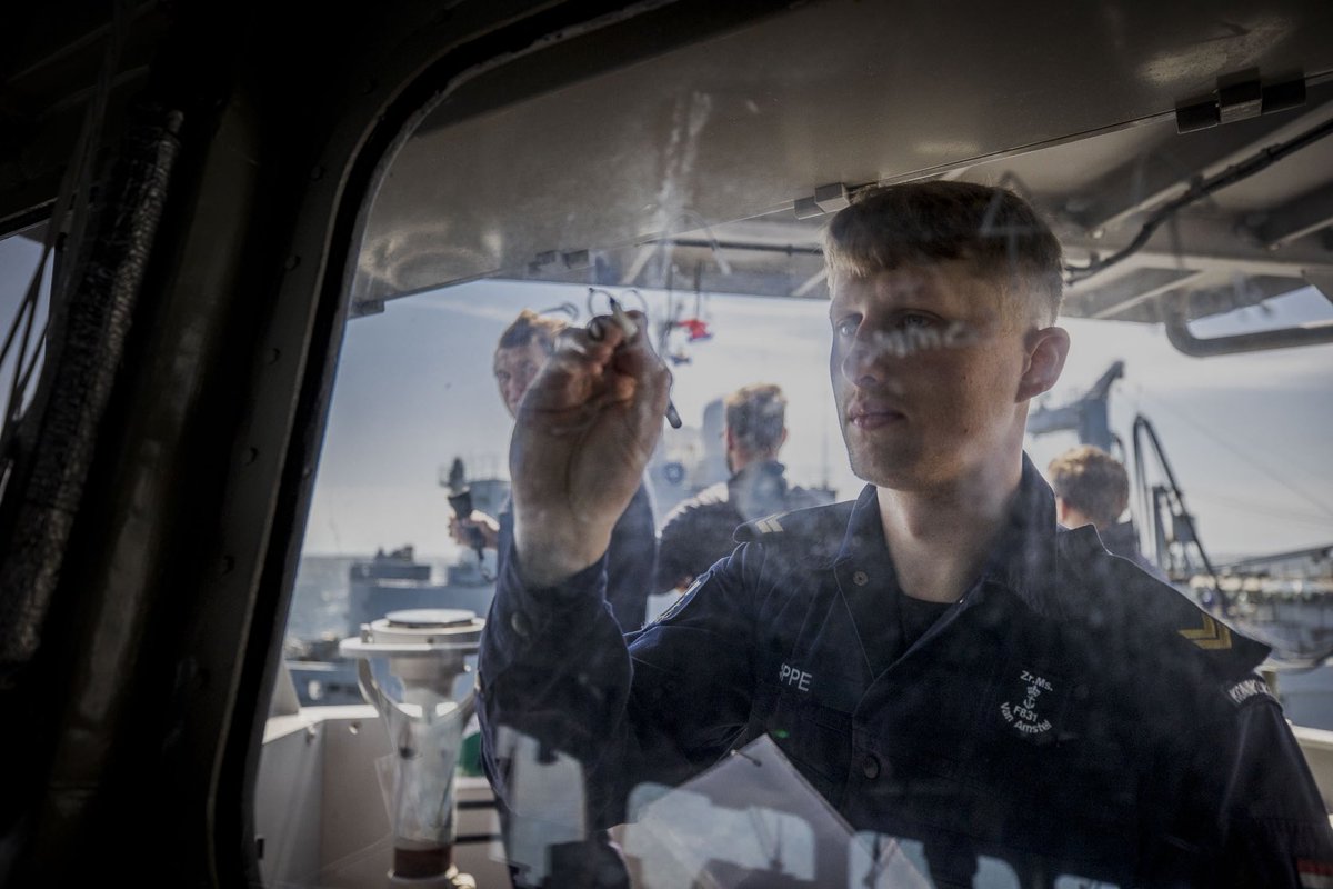 wilco_faber's tweet photo. HNLMS Van Amstel #F831 @kon_marine received excellent service during the Replenishment At Sea (RAS) with FNS Somme #A642 @MarineNationale #StrongerTogether @COM_SNMG1 https://t.co/zZw9KGm3Lt