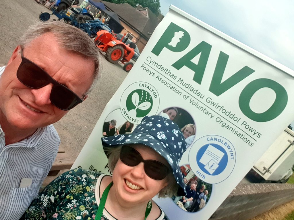 WmPowell2021's tweet photo. What a cracking time at the #ThreeCocksMatters #Gwernyfed #SummerFΓͺte today. Thanks & respect to all the volunteers, stall holders & sponsoring businesses for their contributions. Great support from #GwernyfedCC Diolch o galon i @kirstyretallick @GwernyfedHS am y #CroesoCynnes. https://t.co/v49HI1q4nW