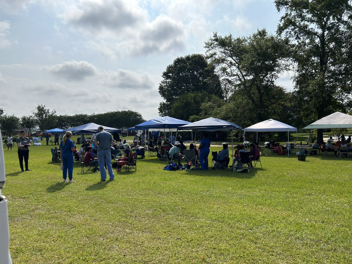 EmoryFarmworker's tweet photo. Emory Farmworker Project 2023 has begun! In our first clinic we saw 68 patients with an amazing team from @EmoryFamMed #PA + #PT @EmoryNursing @EmoryMedicine @emoryhealthcare @EmoryRollins @LCFGeorgia @SOWEGA_AHEC @UFWupdates 
@IPECPatEmory @emoryhealth @EmoryUniversity https://t.co/TSSf2vu2n7