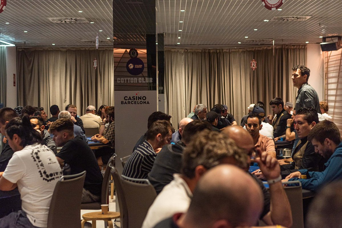 CasinoBarcelona's tweet image. 🏆 MAIN EVENT - @goldengamesint 🏆

Nos vamos al descanso de la cena con 5️⃣5️⃣ jugadores con vida en el MAIN EVENT 

Toca llenar el estómago antes de que nos acerquemos peligrosamente a la BURBUJA 🫧 

#GoldenEvents