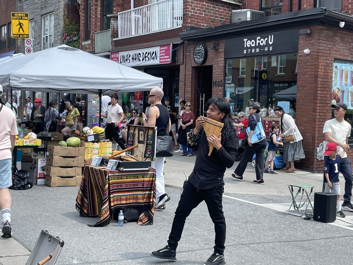 davidpleonard's tweet photo. The hardest working man in street festival culture. #DoWest https://t.co/bw3DScM1kP