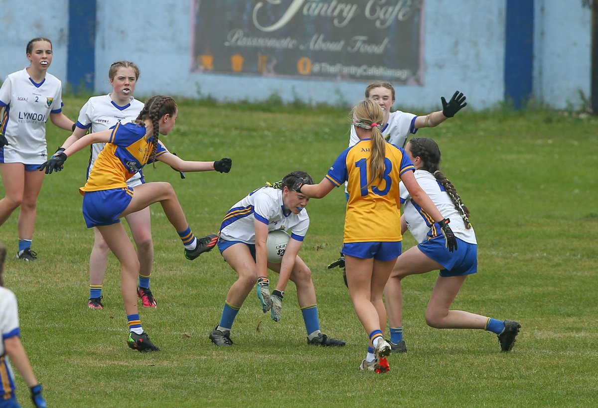 The 'Master' would have enjoyed the blocking skills of the <a href="/Wicklowlgfa/">Wicklow Ladies</a> &amp; <a href="/Clarelgfa/">Clare LGFA</a>  U14 this afternoon. It was a skill he drilled into every team he coached. <a href="/LadiesFootball/">Ladies Football</a> <a href="/SportTG4/">Spórt TG4</a> see more images from the game on anoisphotography.photoshelter.com/gallery/2023-0…