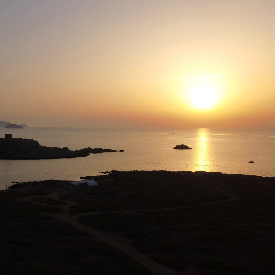 😍 Descobreix paisatges que enamoren

🚌 Mou-te còmodament en bus!

📲 Troba tots els horaris actualitzats a mou-tmenorca.com 

#Mou-tMenorca #TransportPúblicMenorca #MobilitatCIME