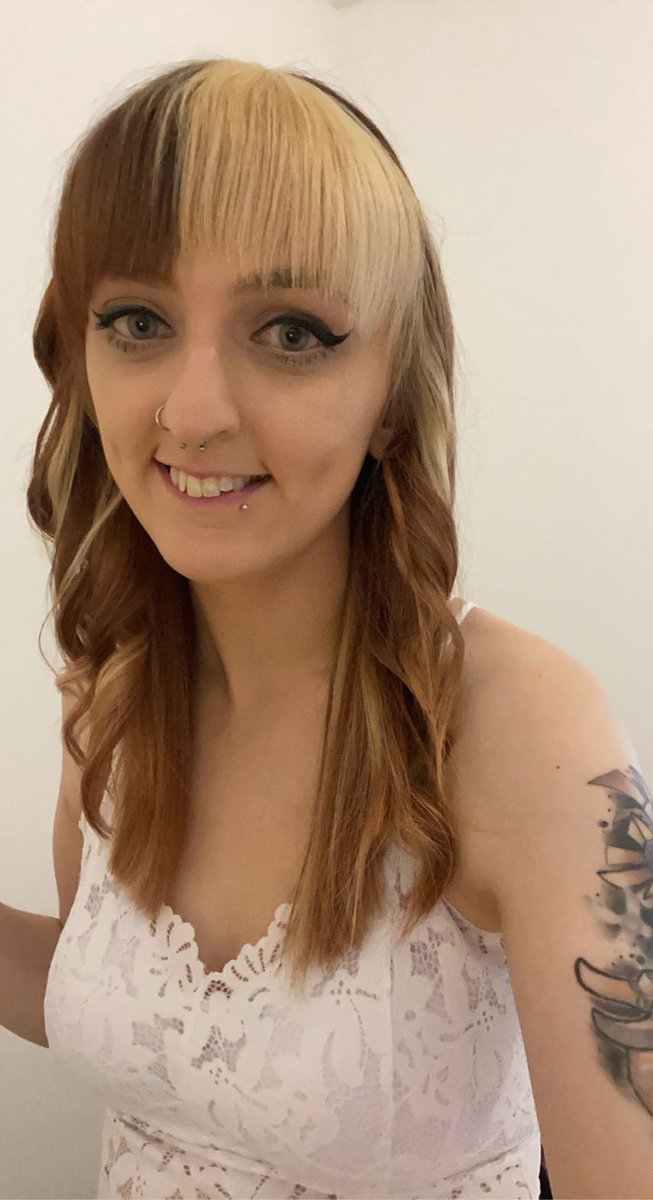 😊 I retweeted this earlier but forgot to attach my selfie even though that’s the whole point of the post. 😊 BUT ADHD and Autism rule my life so, I probably got distracted at some point. Anyway, here I am. Autistic and a pro at masking too. 💖 #ActuallyAutistic #AuDHD