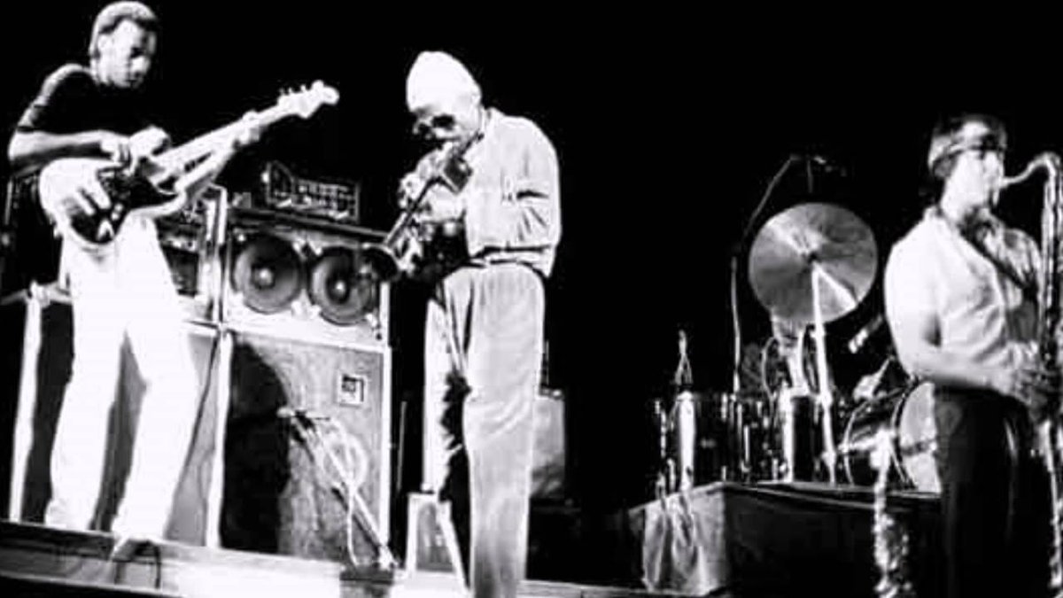 Miles Davis- May 2, 1982 Théatre du Châtelet, Paris, 2nd set | REMASTERED FM version
youtube.com/watch?v=_NNc4B… 
    #jazz #art #funk #fusionjazz #jazzlegend #instrumental