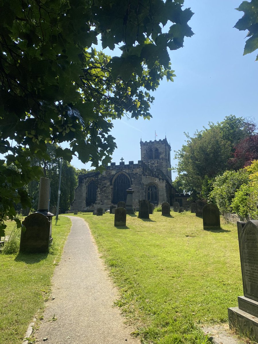 HellingtonBoots's tweet image. A visit to All Saints Church in Darfield today. 🥾
A beautiful old church with fascinating stonework and an equally interesting grave yard.

And the main draw today was the fabulous cut-mark with bolt. #OSBenchmarks #CutMark 
#AllSaintsChurch #Darfield #LegsAndLaces @bmdorguk
