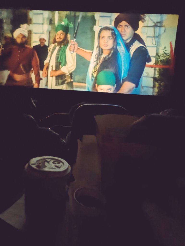 walkman_guy's tweet photo. #25YearsOfGadar
Budget- 19cr
Footfalls- 5.05cr
At today's average ticket price, the collection stands at 1250cr..
Verdict- All Time Blockbuster & Industry Hit that too direct Clash against #Lagaan
#SunnyDeol #AnilSharma #Gadar
https://t.co/PtnsCiPu29