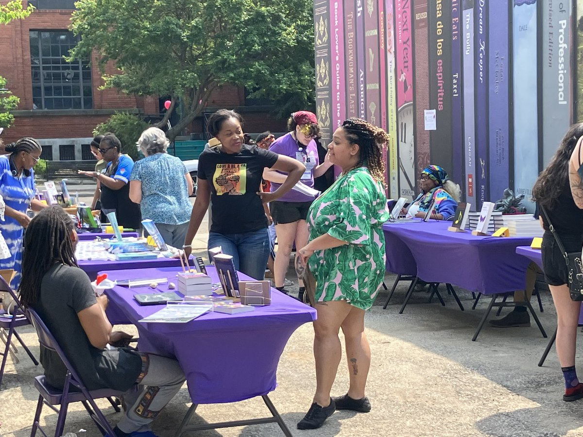 Loganberry Books (@loganberrybooks) on Twitter photo Action shot at Author Alley: BIPOC edition. Grooving til 4:30 today! Action shot at Author Alley: BIPOC edition. Grooving til 4:30 today!