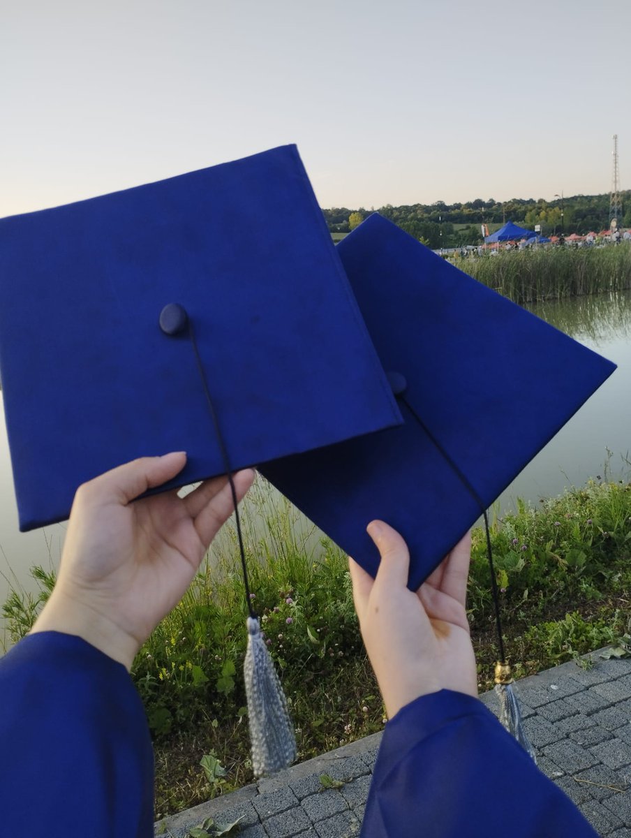 arzu_milli's tweet photo. Bu bir son değil güzel günlere bir başlangıç 👩🏻‍🎓 https://t.co/56Kb6XkALI