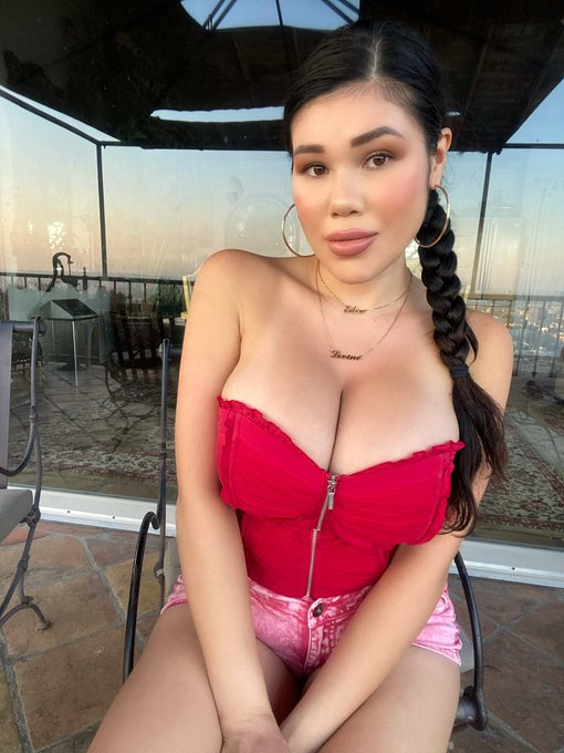 Happy Saturday!! https://t.co/IhIo6BOPlw<a href="/tag/latina"class="tags"><span>#latina</span></a><a href="/tag/cosplay"class="tags"><span>#cosplay</span></a>