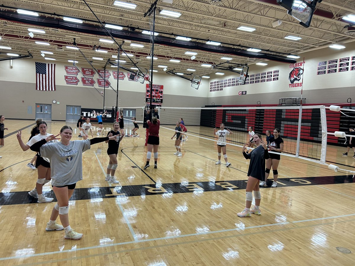 MissBloemsClass's tweet photo. Our first week of summer workouts is complete! We were also able to have a fueling conversation with Ellen from Performance Collective. #GilbertVB https://t.co/5OKq5OHi9A
