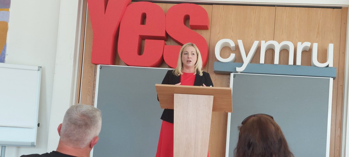 Great keynote speech by @CarrieAHarper at @YesCymru conference today. Diolch Carrie!
#annibyniaeth #indywales #upthetown!