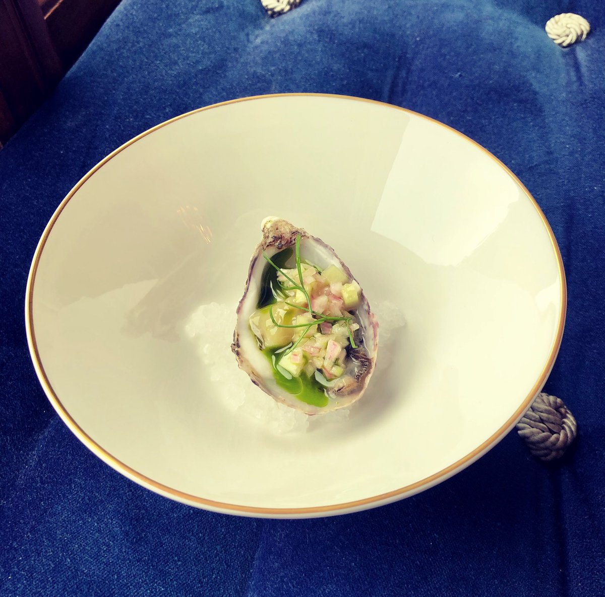 It’s always Amusing in the George V Room @ashfordcastle Dooncastle Oyster Cucumber Shallot & Lime Salsa Fennel #Amusebouche 🏰☘️❤️😎