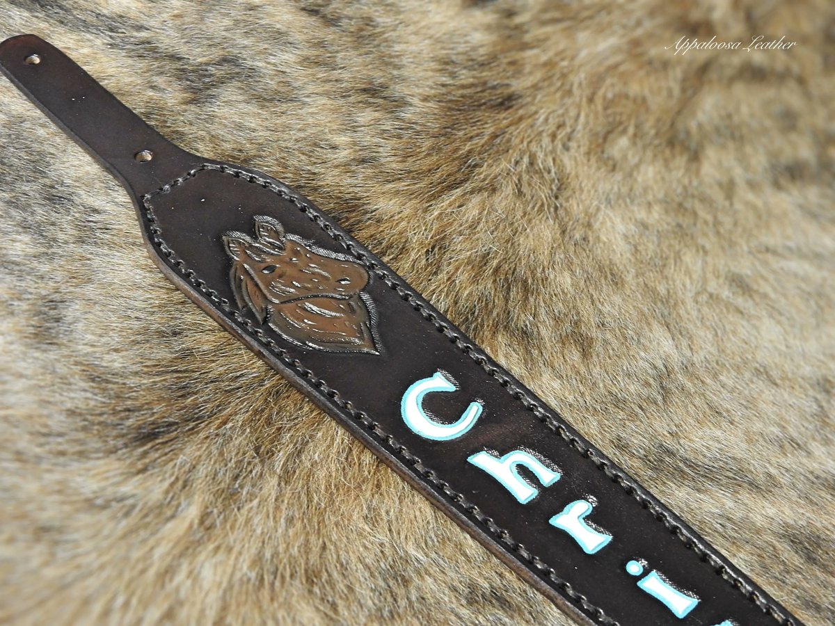 Custom gun sling for a horse lover 

#horselover #horseportrait #huntcanada #huntingcanada #huntbc #huntingbc #girlshunttoo #huntress  #outdoorswoman #girlswhohunt #womenhunttoo #outdoorswoman #hunting #huntingseason #huntinggear