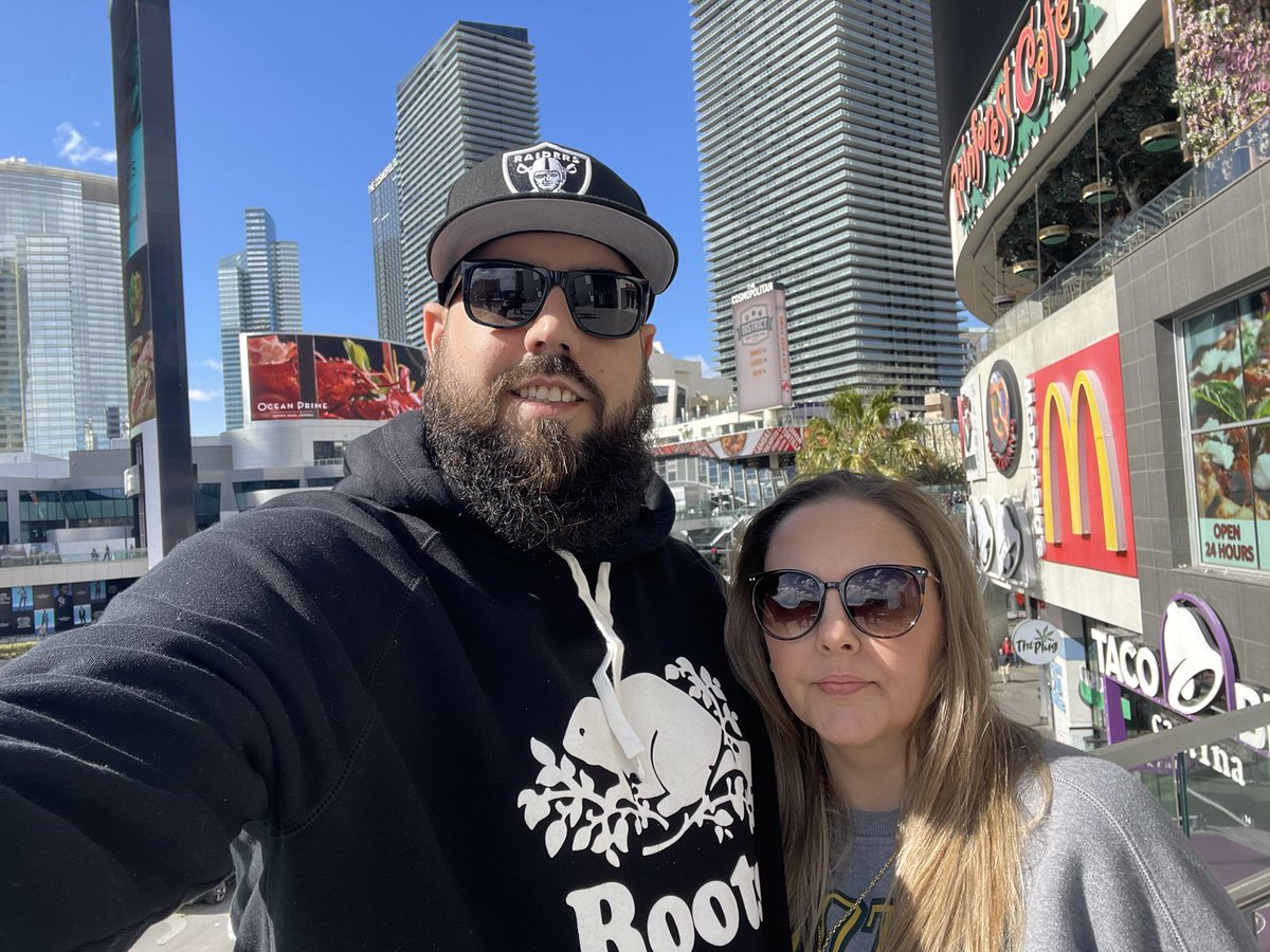 Vegas_Legacy_'s tweet photo. 85 days till our next Vegas vacation but who’s counting? LOL #marktember @Pennys4Vegas https://t.co/nOVZn27qGM