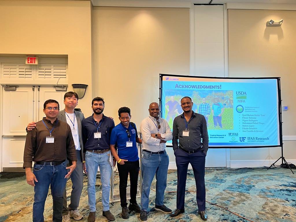 SolomonNiguss's tweet photo. Giving a talk on the effect of seawater on the dynamics of soil nutrients at @FL_ASABE @haimwater https://t.co/LCfAxUbN4q
