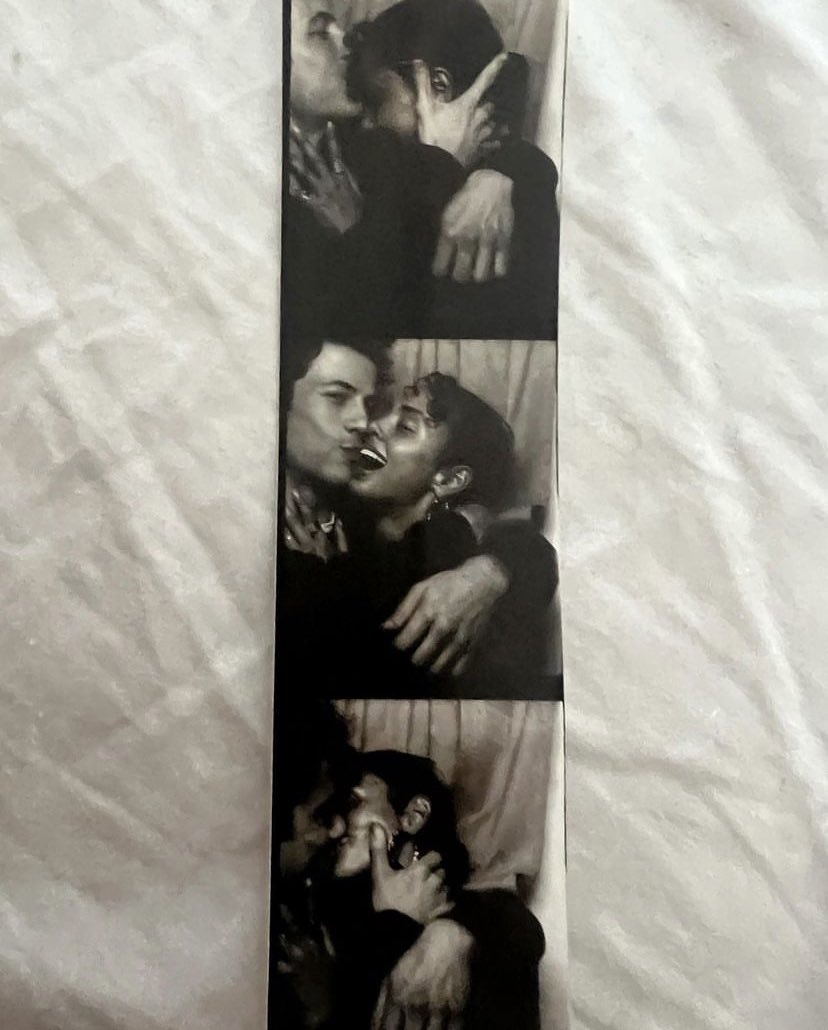WallowsMex's tweet photo. Nueva foto de @dylanminnette con @isabellaelei confirmando su relación. 👀✨ https://t.co/O6GEEkvxzs