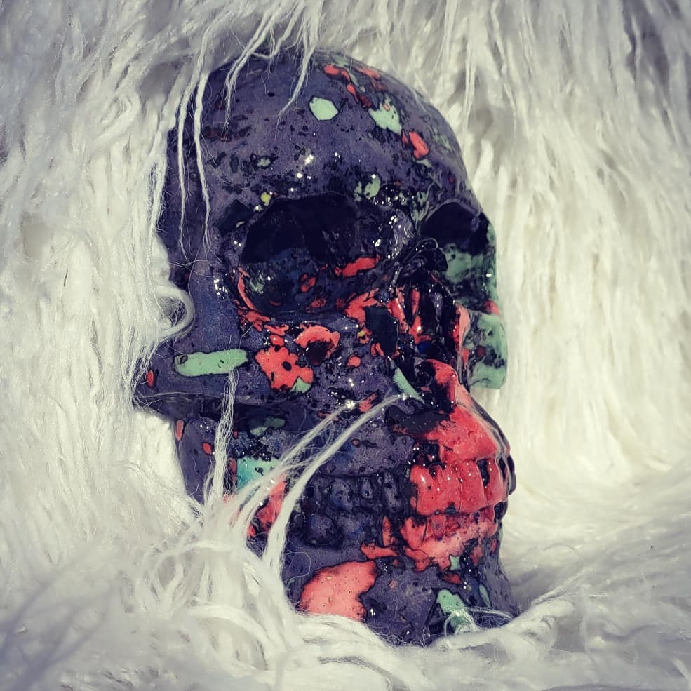 krushskulls's tweet photo. No paint. The colors are the material. 
The process is called : scagliola  https://t.co/qzjRIgzWHd 
#skulls #skull #skeleton #oddity #macabre #art #handmade #oneofakind #scagliola #unique #decor #krush https://t.co/QGPb8V8hx1