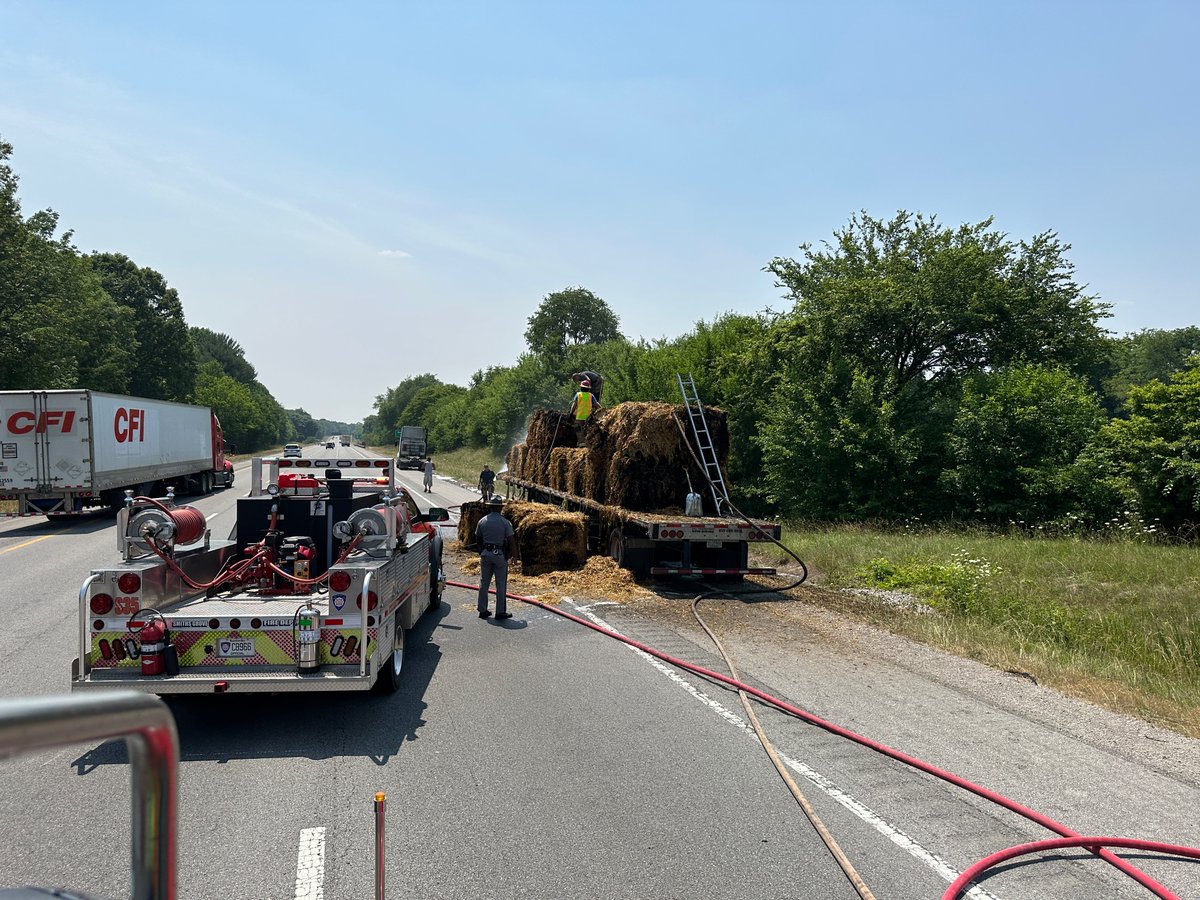 smiths_fire's tweet photo. Smiths Grove and Gott Fire Department on scene of fire on I65 at the 33mm South. Down to 1 lane of traffic. Use caution in area. https://t.co/ke2GfOB7aQ
