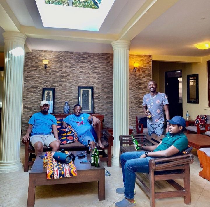 ArushaHouses's tweet photo. Your stay with us is what we cherish the most. 
Weekend's at Arusha jambo houses. https://t.co/mmnGvJTsFa