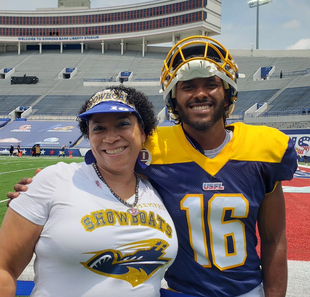 MrsBracey's tweet photo. I 💙💛💙 #16
#PuntYeah
#Showboats
#ShowMom 💙🏈💛
#KickinItWith16 💪🏾
#TeamWright 
#USFL
Great day for a @USFLShowboats WIN⭐
💙SCREAMING💙
Lets Go Showboats 🚤 https://t.co/mbKZvjB26W