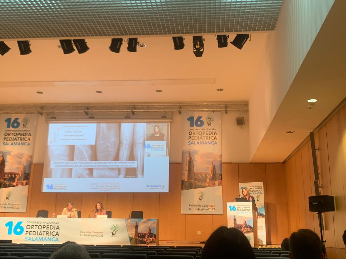 La Dra Salom @msalomta, Dra Pedraza, Dra Cores y Dr Mariscal @DrGonzaloMarisc presentando sus comunicaciones 💬 en el 16 Congreso de @SEOP_news 👦🏼👧🏻🦴 Enhorabuena compañeros! 👏🏼👏🏻👏🏼