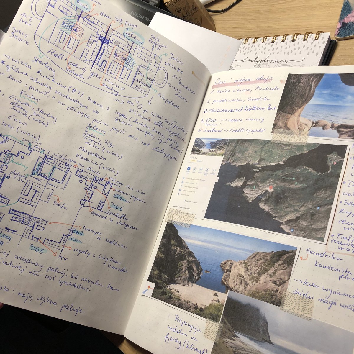 rubyilo_'s tweet image. #twitteroweksiążkary 
Ponieważ książka niedługo stanie się na poważnie książką, chciałam Wam pokazać moje (a przynajmniej ich część) notatki, które sama przygotowywałam ok 2 tygodnie😅 ale mam nadzieję, że się opłaciło 🫶🏻
#fangsnapapierze #ksiazkowemole