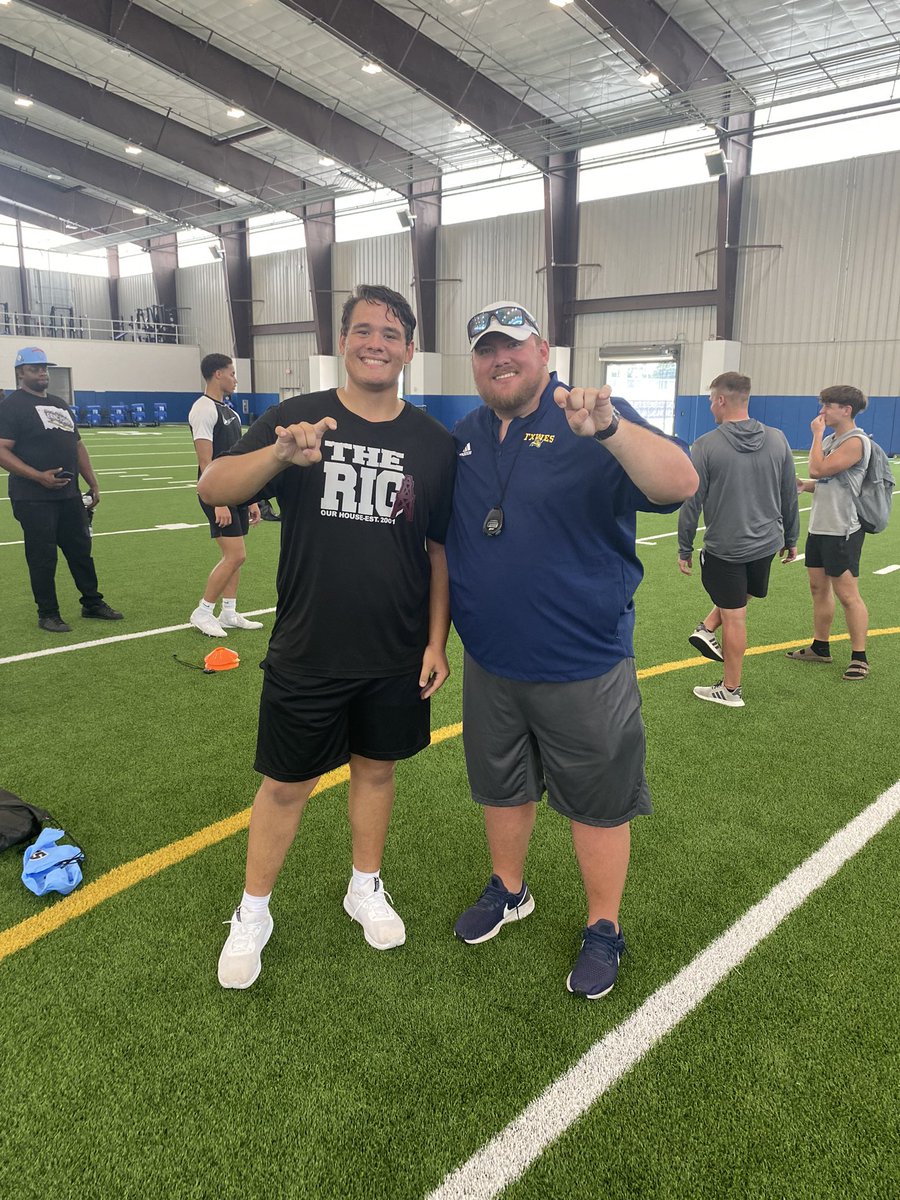 After a great conversation with @CoachGarnerTWU , I am blessed to announce that I have received my first offer from Texas Wesleyan University. <a href="/CoachGotte/">Coach Gotte</a> <a href="/coachjbridges/">jamie</a> @JoeWheeler64 <a href="/philchat45/">phillip chatman</a> <a href="/PearlandOilers/">Pearland Football</a> <a href="/TxWesFootball/">TxWes Football</a> #RamsUp