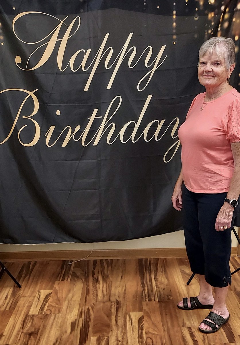MeadowsLeipsic's tweet photo. Happy Birthday Jane!! We hope your day is as amazing as you are!! https://t.co/psXdA1Be4V
