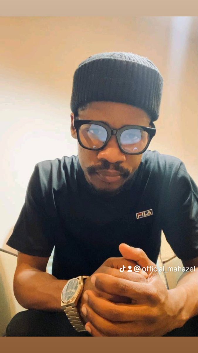 PMahazel's tweet photo. They asked Rasta to draw @PrinceKaybee_SA mar nou ka bona gor o ke nna mos, Mabena disappoint us again 🙆‍♀️🙅‍♀️ https://t.co/5WOu7Me6yF