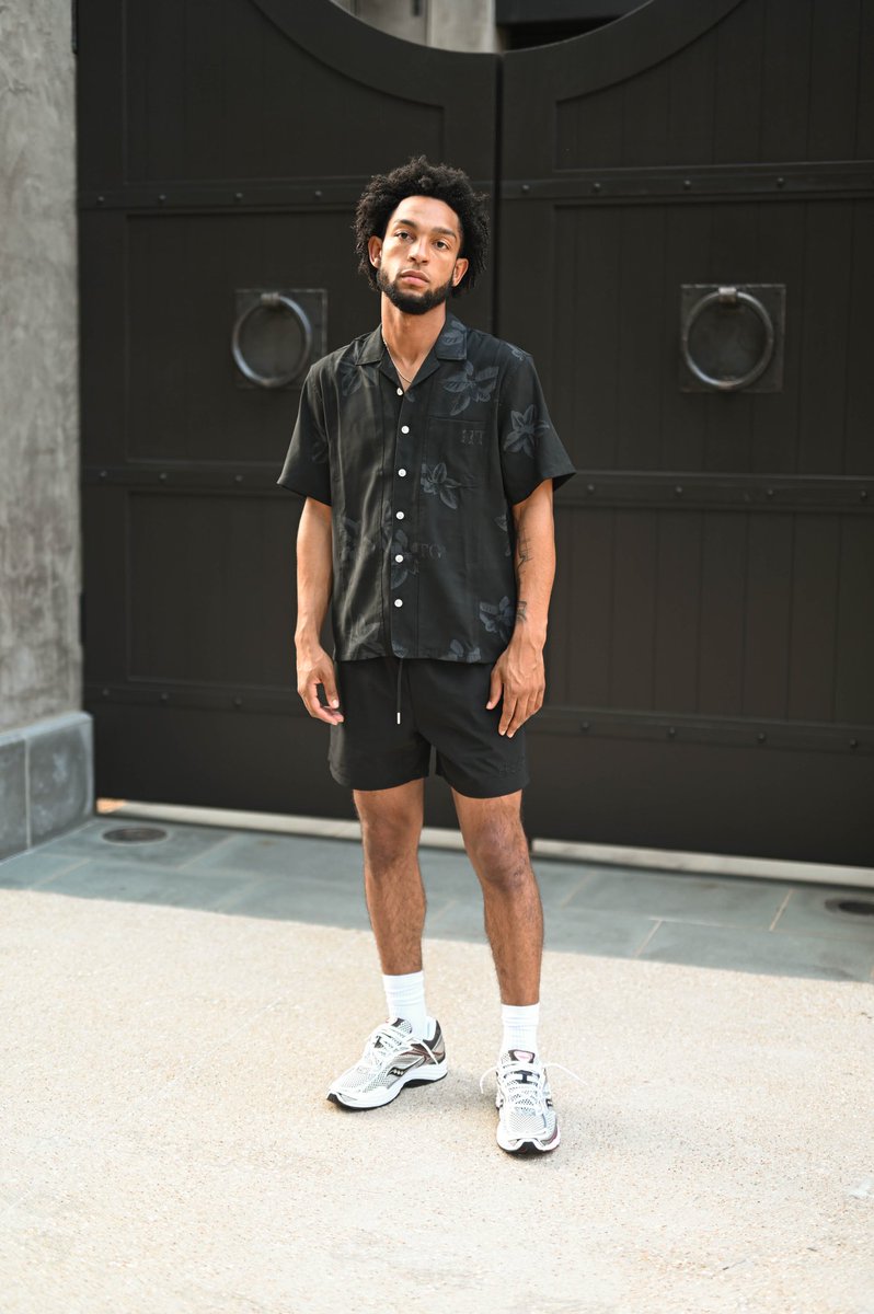 KickingItATX's tweet photo. New @honorthegift in store &amp; online. 

#kickingitatx #honorthegift #austin #domainnorthside #ootd https://t.co/4ImNi9y1vb