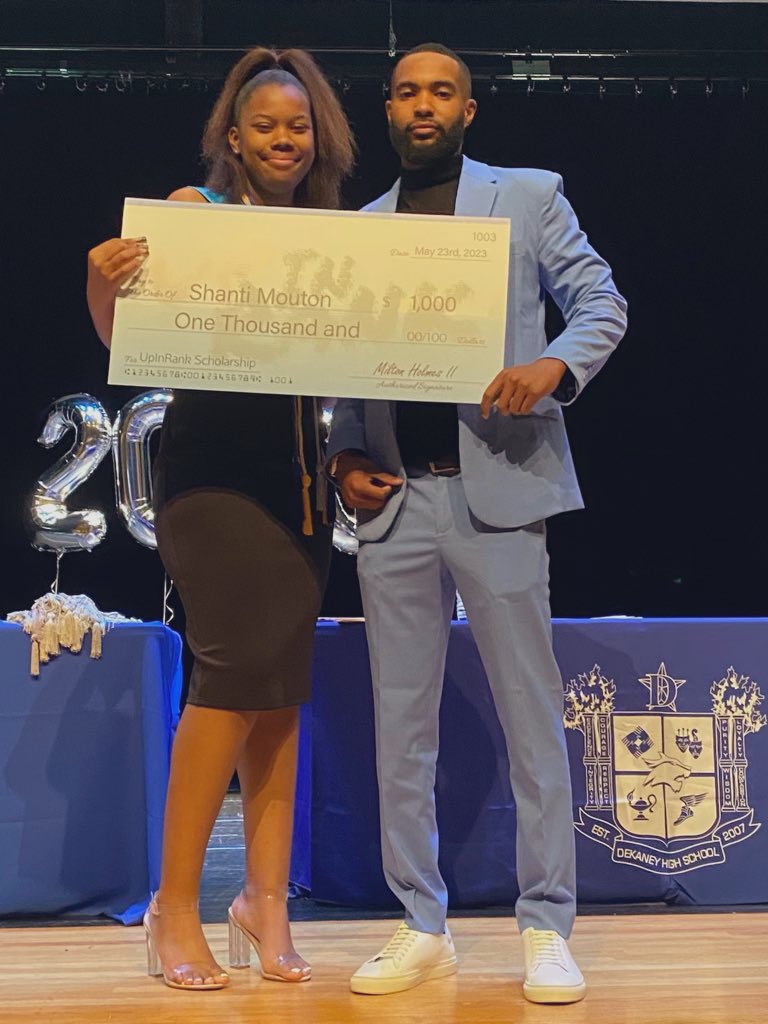 MiltonHolmes11_'s tweet photo. Second year of the Annual #UpInRank👨🏾✈️ Scholarship Fund. Congratulations to the recipients. Continue to be great and leave your mark in this world 💚. God Bless 🙏🏽 #CarryOn https://t.co/wfmfJexdzm