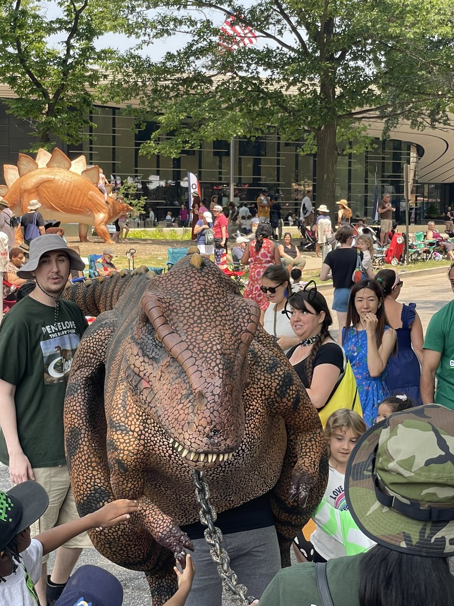 Scene @ClevelandArt #ParadeTheCircle Parade Route @inthecircle today. Love seeing Steggie’s buddy T-Rex on Wade Oval Drive @goCMNH