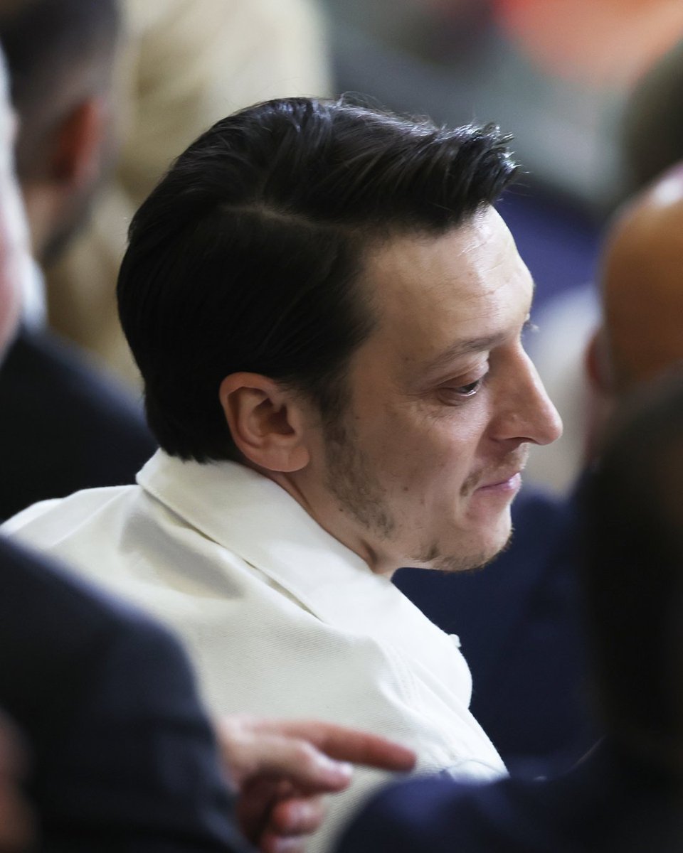 🤙 <a href="/M10/">Mesut Özil</a> 

#UCLfinal