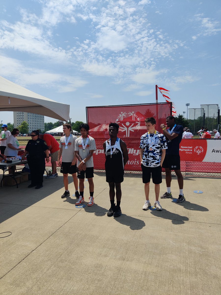 D99 SO Track & Field tweet media