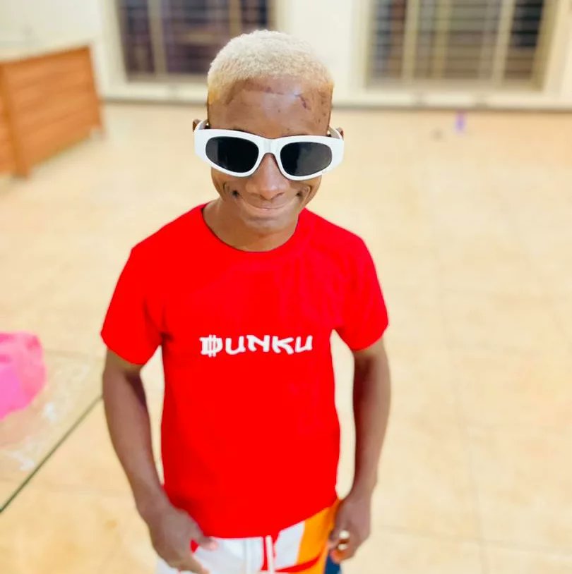 kopalarichman's tweet photo. Your favorite Sugar Daddy 

Dunku Merch 🔥

Boss wabonse 🇿🇲🌏🌎🌍✈️✈️✍️✍️ https://t.co/KjUhmez5Vl