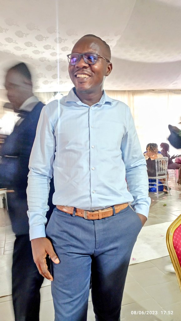 man_godo's tweet image. Un sourire ne coûte rien, mais il crée beaucoup.
Bon week-end !