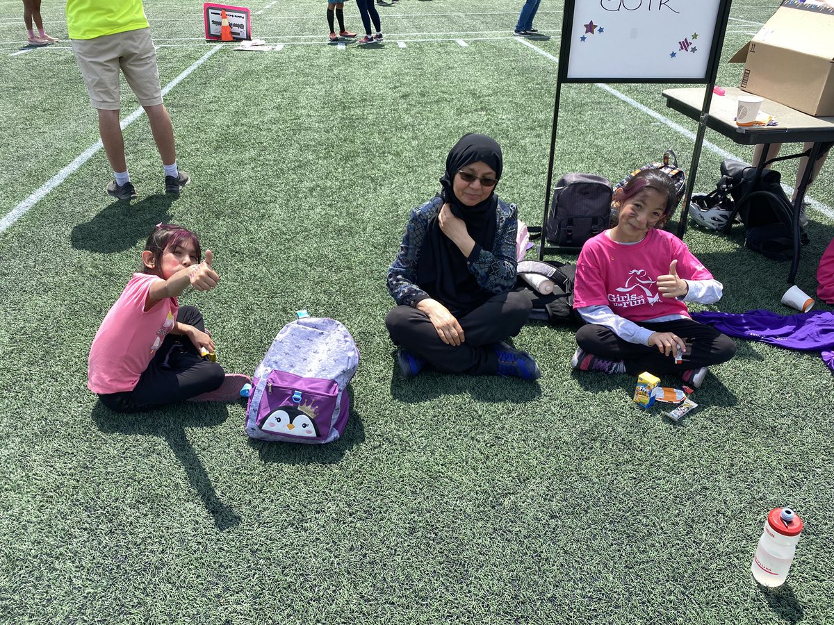 HawthornePS's tweet photo. And that’s a wrap! Hawthorne girls on the run and heart &amp; sole rocked their Saturday! Congrats to all &amp; to #1 Deeqa! @RegLavergne @OCDSB https://t.co/Qg6WwZvs1C