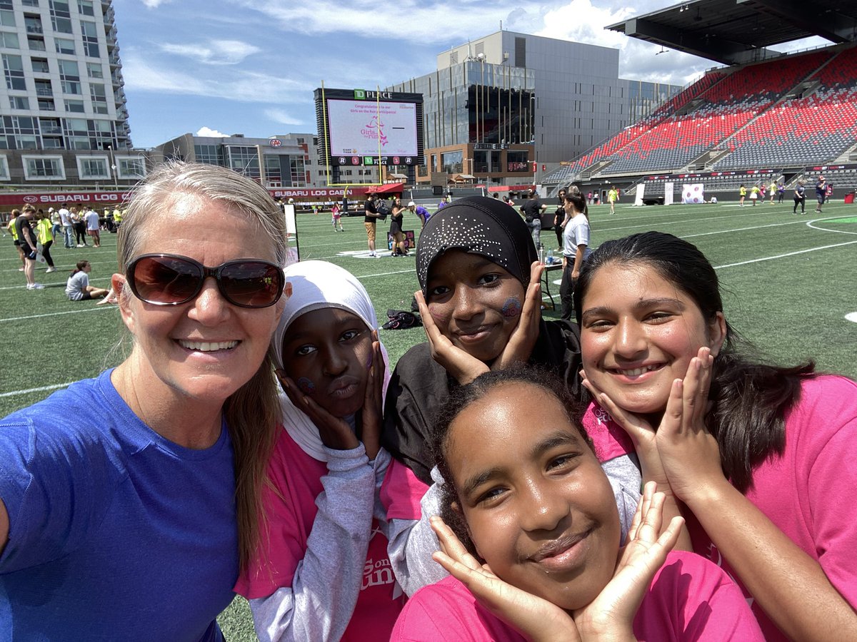 HawthornePS's tweet photo. And that’s a wrap! Hawthorne girls on the run and heart &amp; sole rocked their Saturday! Congrats to all &amp; to #1 Deeqa! @RegLavergne @OCDSB https://t.co/Qg6WwZvs1C