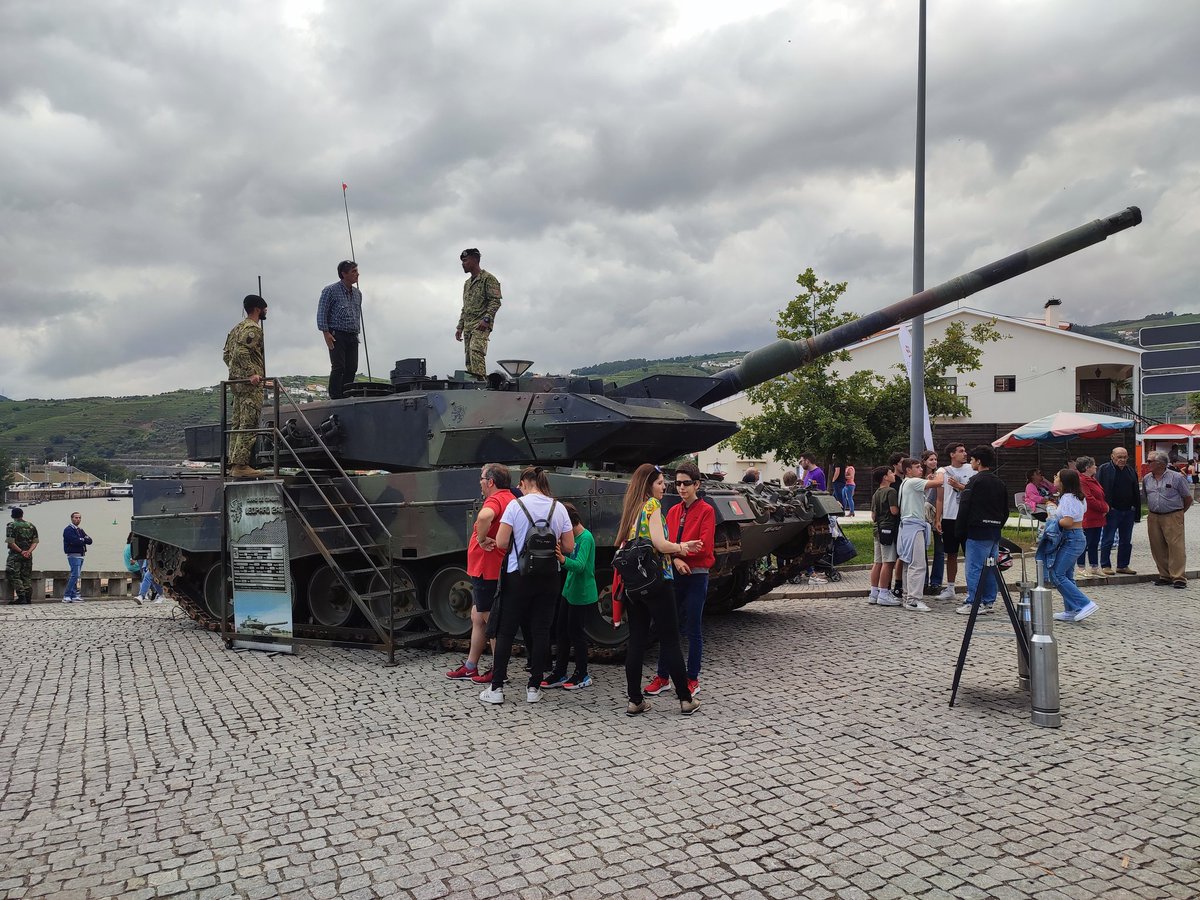 luisconstantino's tweet photo. @LGalrao @Joaohpr @cmjornal @Renascenca @Jeff21461 @EMGFA_RP @Exercito_pt @anpidilufe Na Régua apareceu o MX-42-05. https://t.co/Gyn33QAU6l