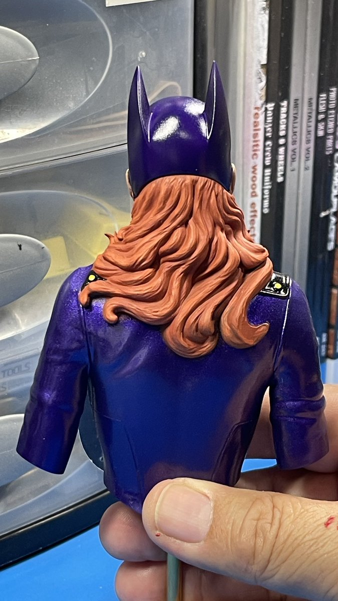 ThunderHobbies's tweet image. Batgirl complete., now to mount her on a base with Joker, this kit is only available at @hengmodelkit on Facebook #Batgirl #comicbook #airbrushing #createxcolors #monumenthobbies #Joker #ArtistOnTwitter