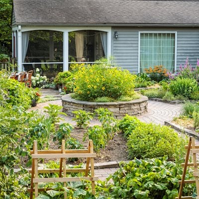 Discover the best ways to plan the #landscape of your home. #housegoals  cpix.me/a/171356661