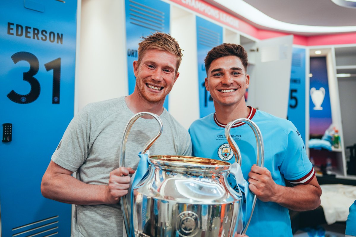 ManCityES's tweet photo. 🇧🇪🏆🇦🇷 https://t.co/G9r7cPoFK2