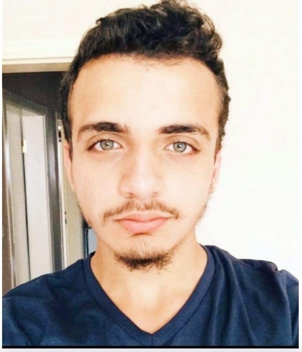 Bazı acıların tarifi yoktur...
İYİ Parti Yozgat kurucu il başkanı, değerli kardeşim Metin Özışık'ın biricik evladı  Kerem Kürşat Özışık'ın vefat haberini büyük bir üzüntü ile öğrendim. Merhuma  Allah’tan rahmet, kederli ailesine, tüm sevenlerine başsağlığı ve sabırlar diliyorum.